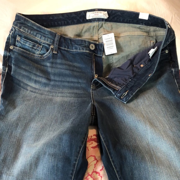 TORRID Denim size 20 R Relaxed Boot Bayou Dark Classic 5-pocket Jeans $99 NEW - Picture 7 of 13